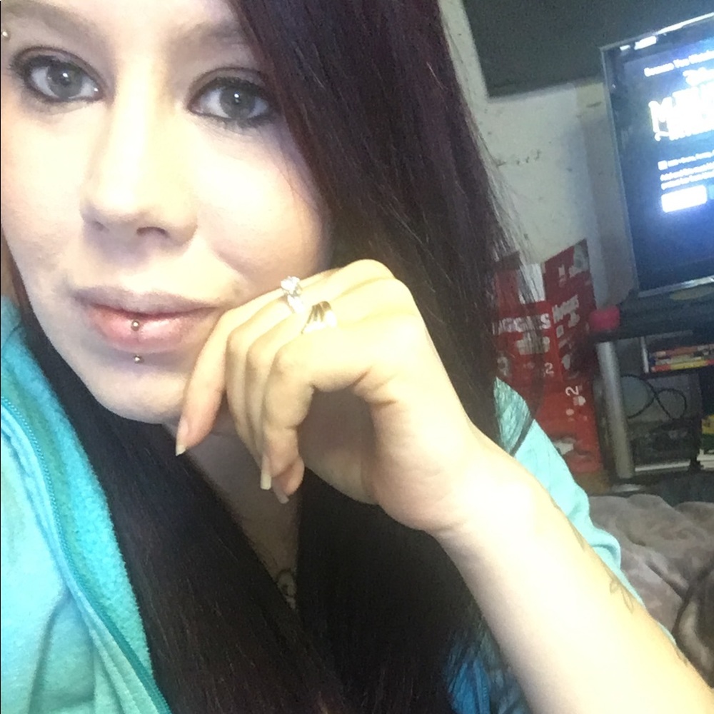 Meet your Posher, Kayla